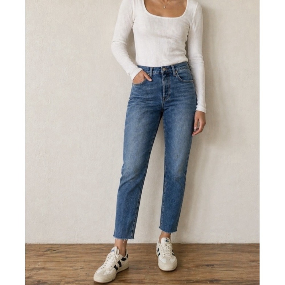 Frank & Eileen High Rise "Cork" Jeans Straight Leg Raw Hem Medium Wash Size 27